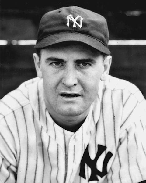 Johnny_Sturm_-_New_York_Yankees_-_1941.jpgCres.jpg